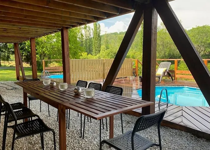 2 Private Pool With Stunning Views!!